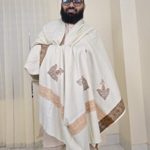 সাদা কালারের দেশীয় উলের শাল
